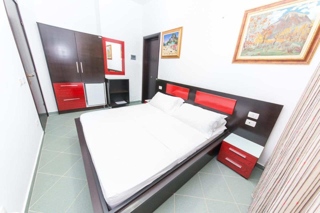 Hotel Artisti Vlore Exterior photo