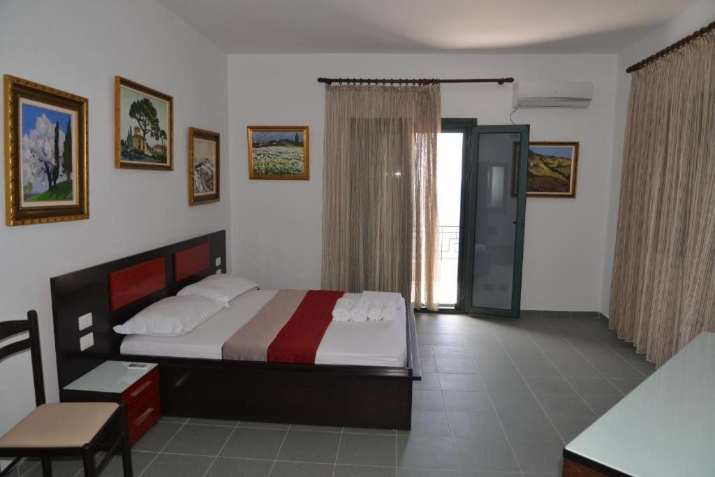 Hotel Artisti Vlore Exterior photo