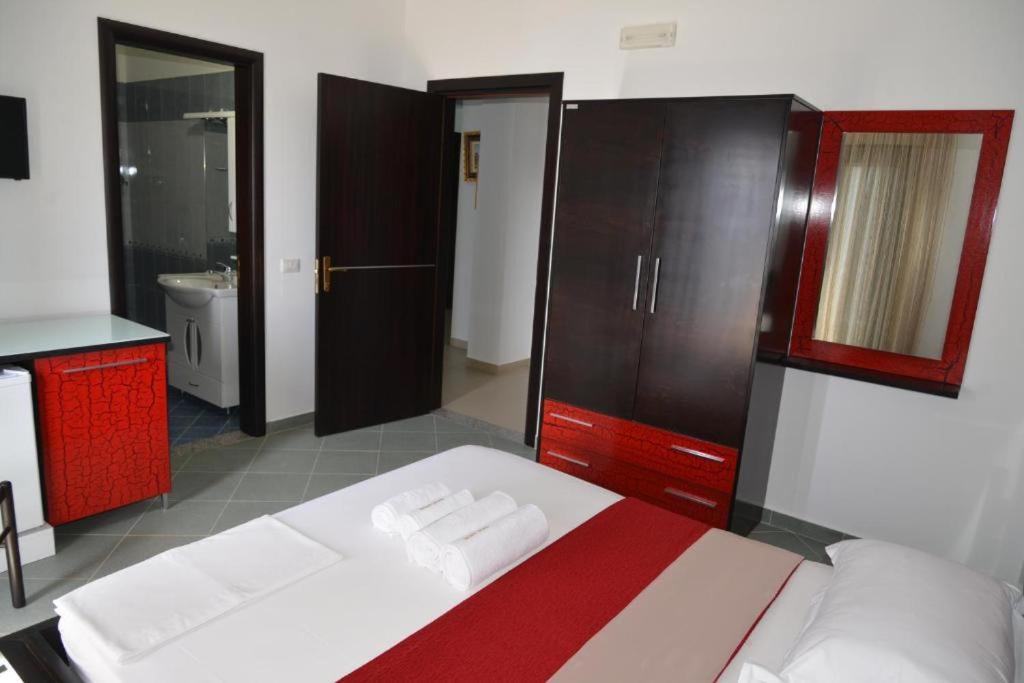 Hotel Artisti Vlore Exterior photo