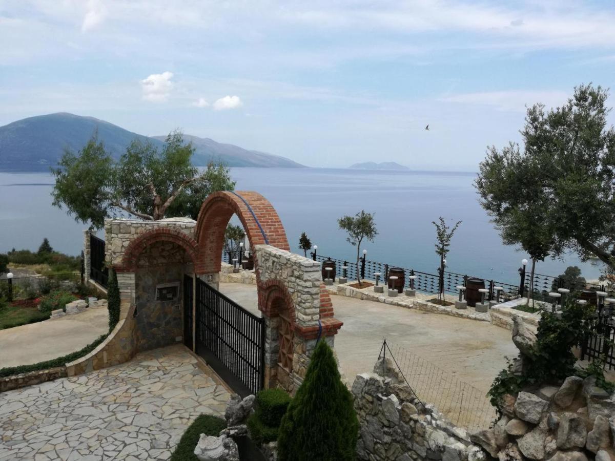 Hotel Artisti Vlore Exterior photo